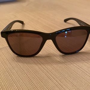 Oakley Moonlighter sunglasses. Good condition. Polarized lens